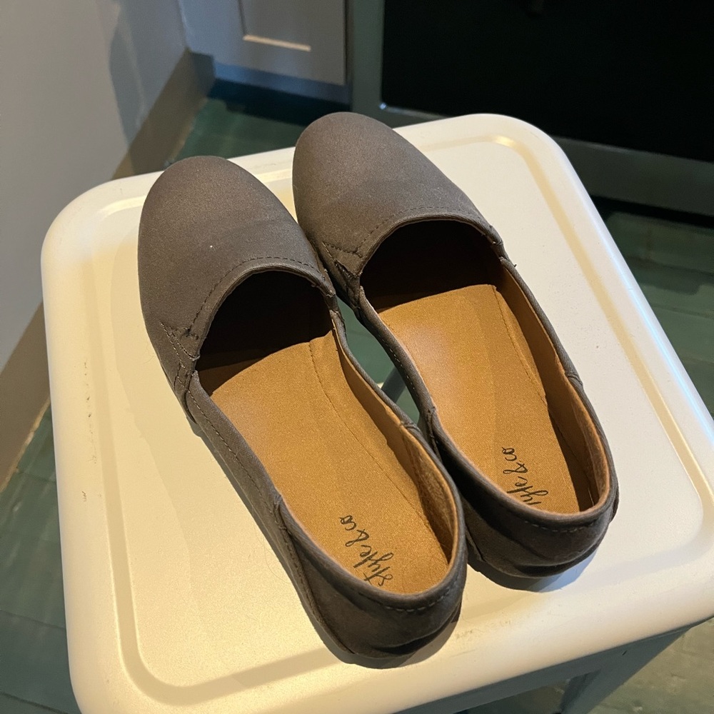 Style & Co. Olive Canvas Flats Size 8M